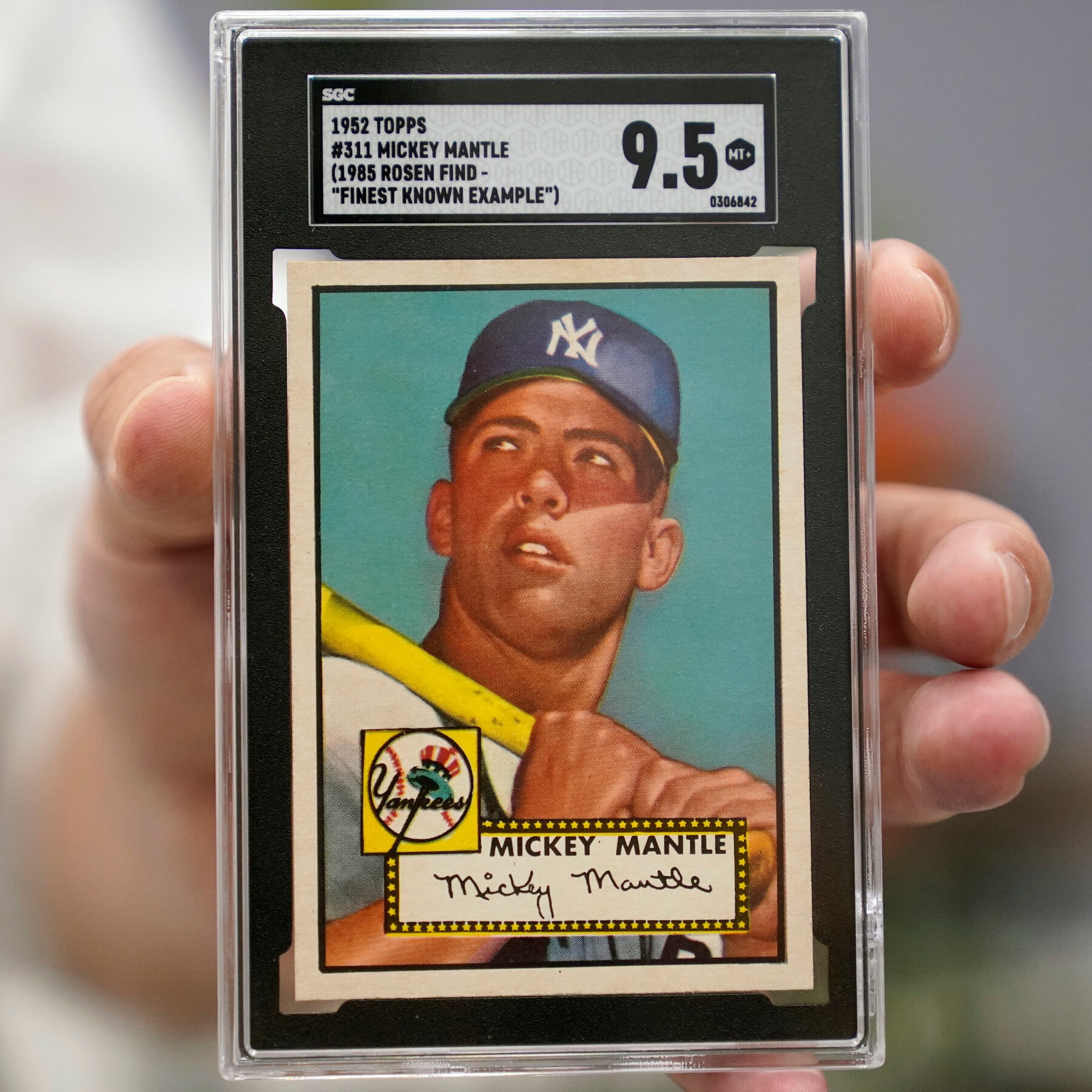 Mickey Mantle Baseball Card Sold For 12 6 Million Breaking Record The New York Times